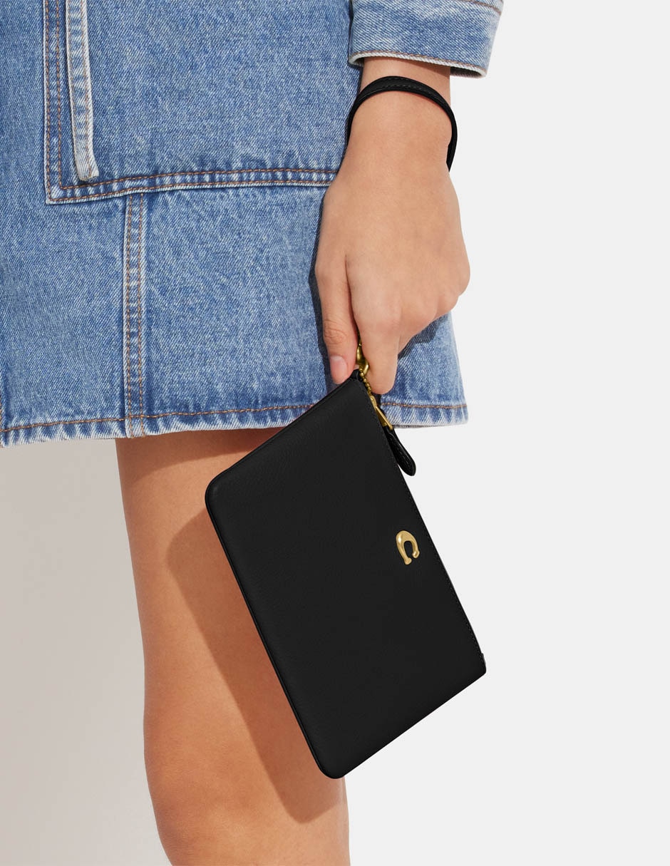 Bolsa wristlet Polished Pebble Leather de piel para mujer 2