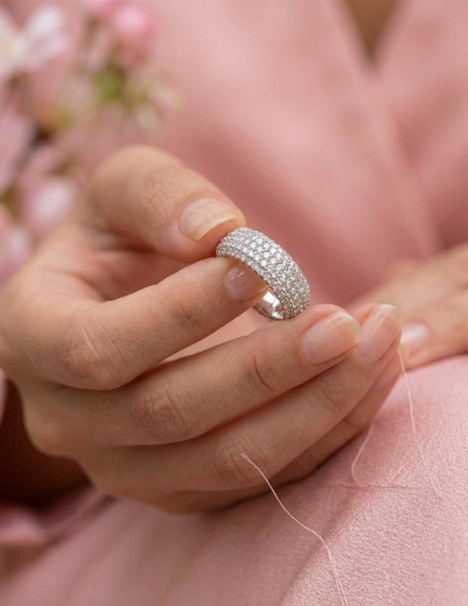 Anillo redondo aretize de plata zirconia brillante