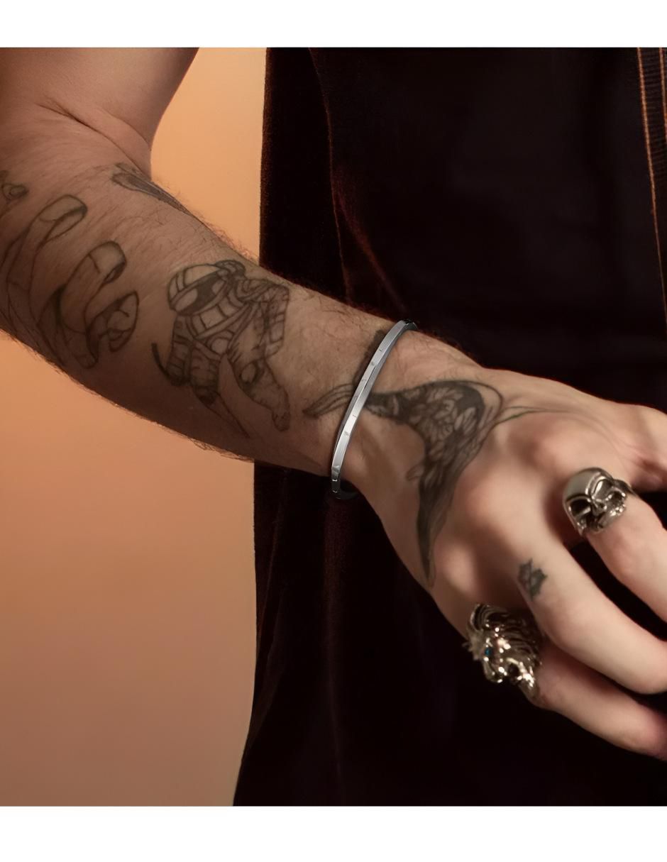 Brazalete con acabado liso