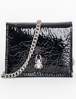 Bolsa crossbody Hopper Chain Wallet de piel para mujer