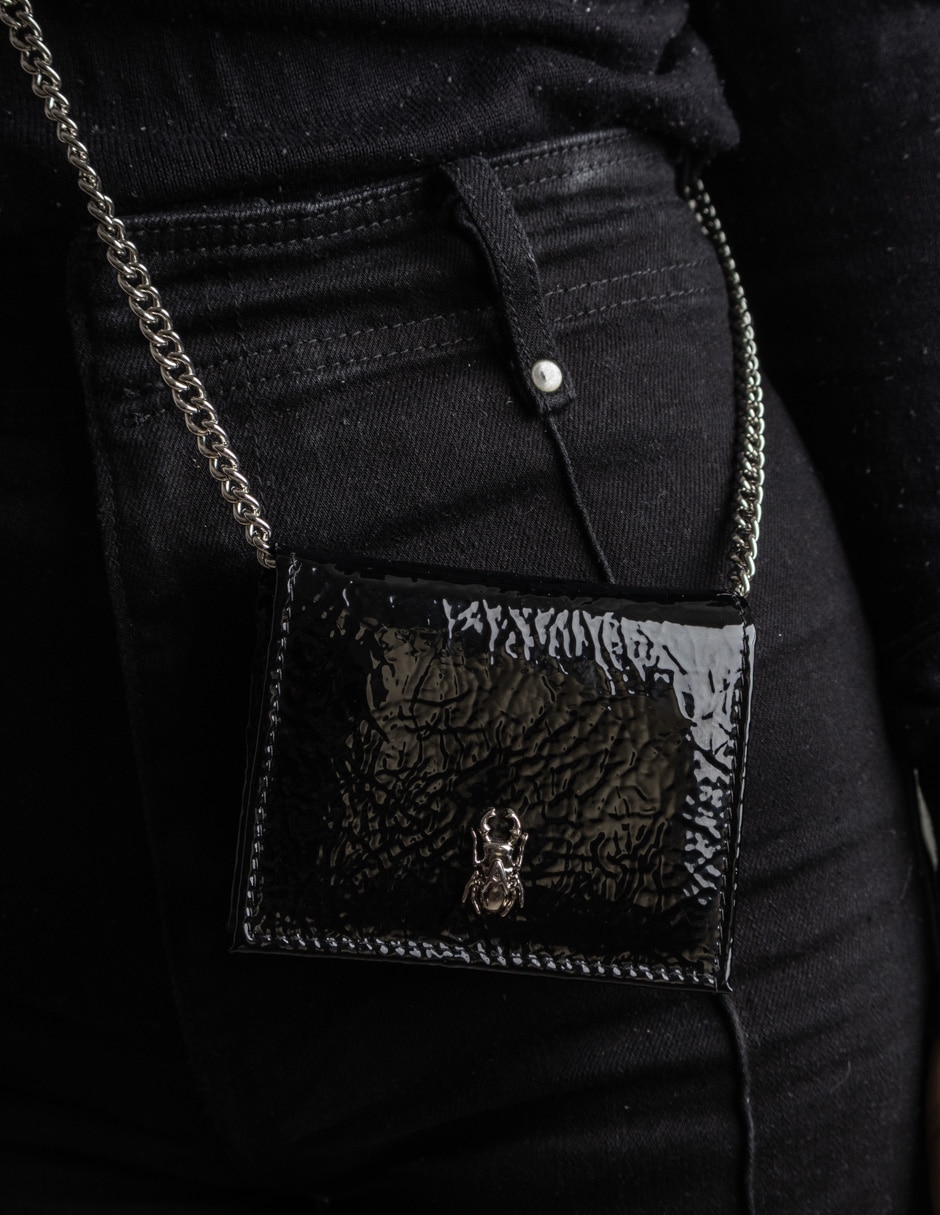 Bolsa crossbody Hopper Chain Wallet de piel para mujer