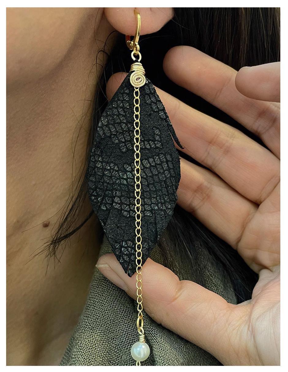 Set de aretes de pluma con acabado baño de oro perla 5