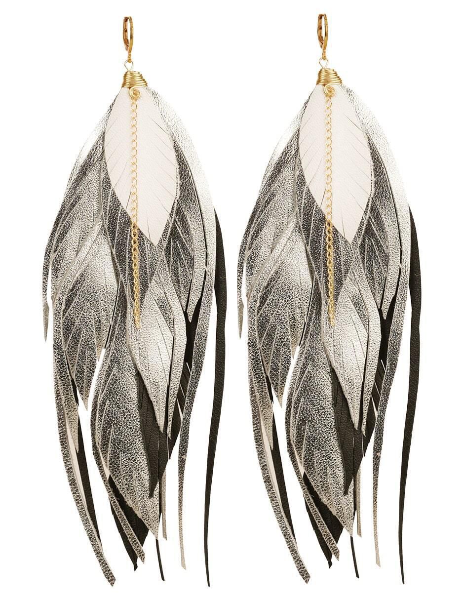 Aretes de pluma de piel 18 K con acabado baño de oro