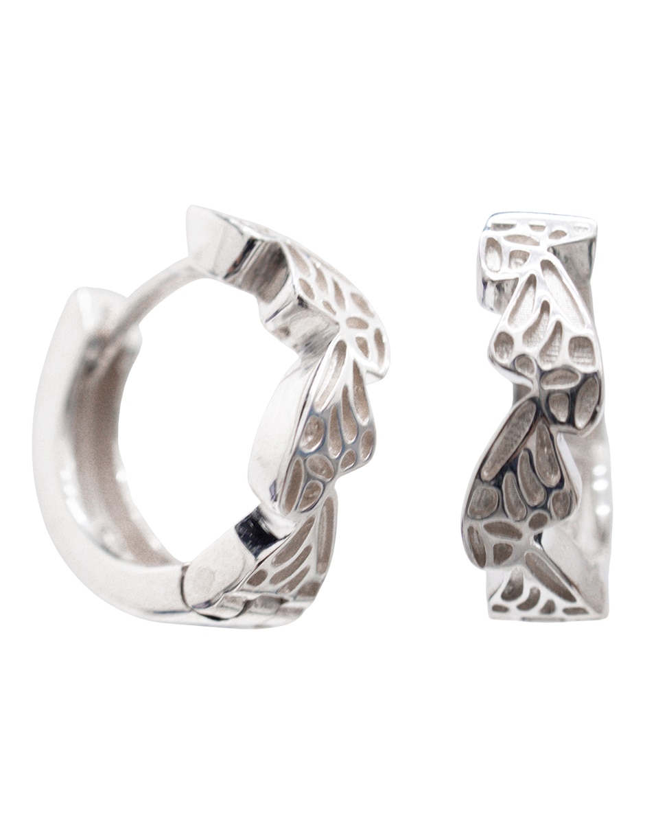 Aretes ovalados de plata P 925 con acabado brillante