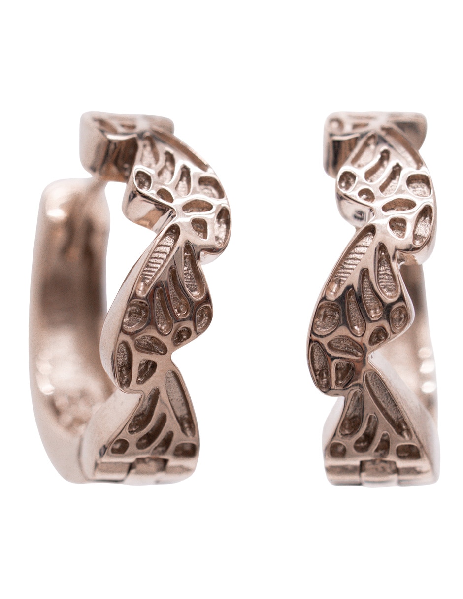 Aretes de mariposa con acabado baño de oro Aretes de mariposa con acabado baño de oro