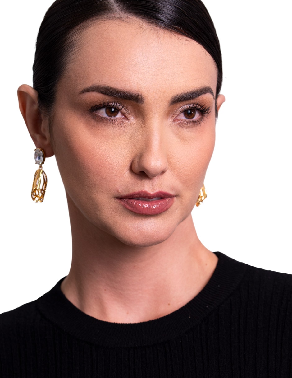 Aretes ovalados Mariposa 18 K con acabado chapa de oro cristal 3
