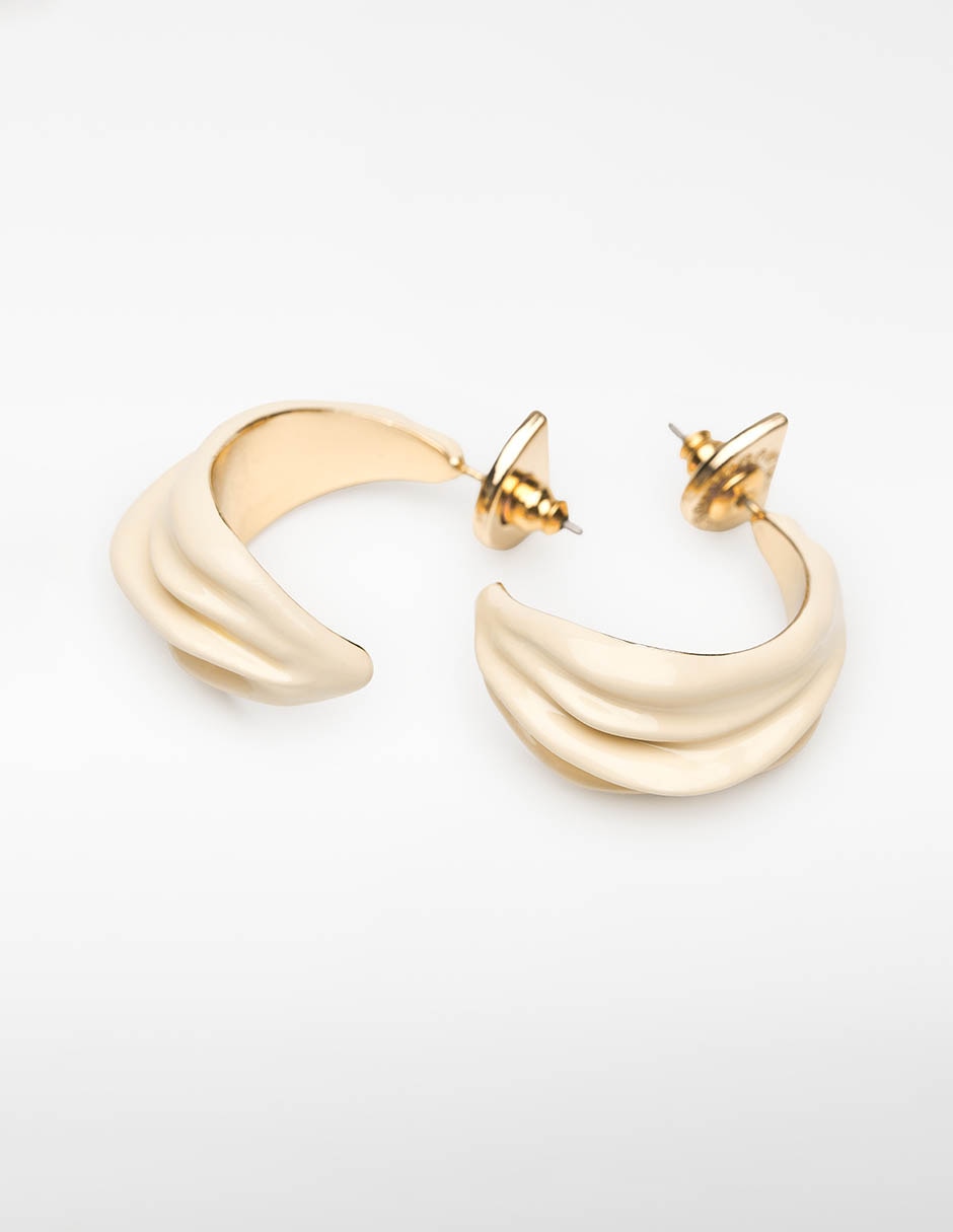 Aretes cortos de media luna 3