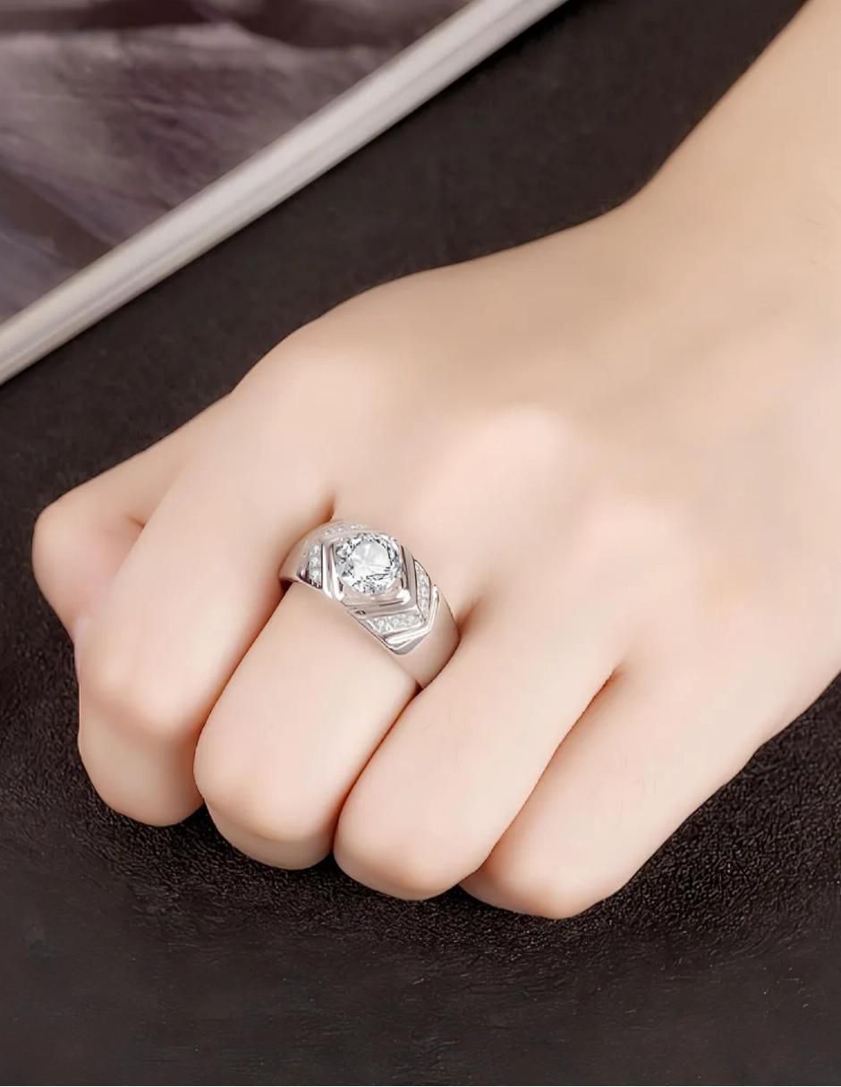 Anillo belug circonita