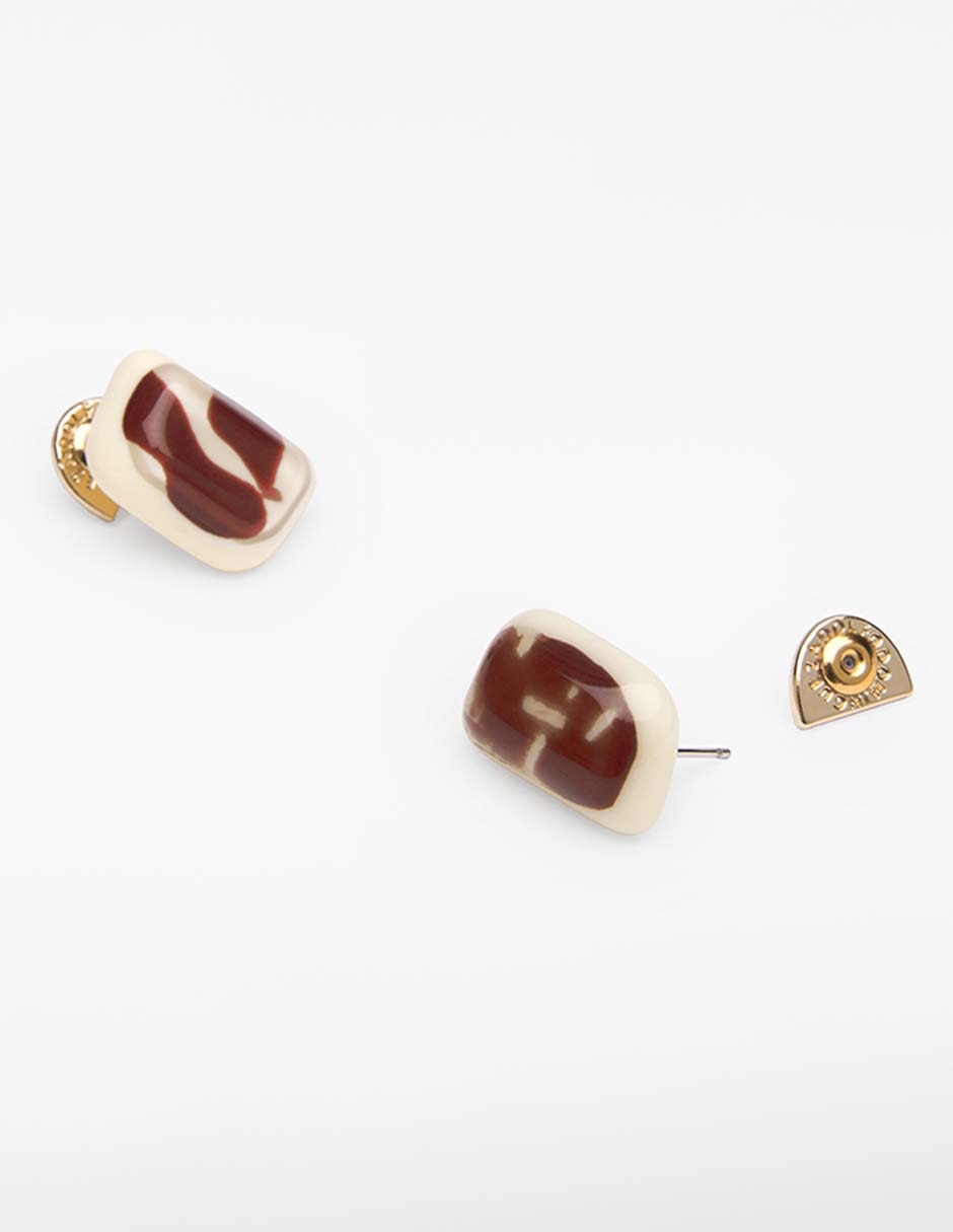 Aretes cortos con acabado pulido 2