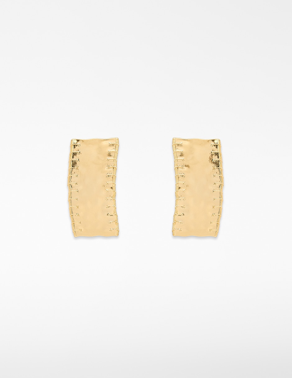 Aretes cortos rectangulares 16 k con acabado brillante 1