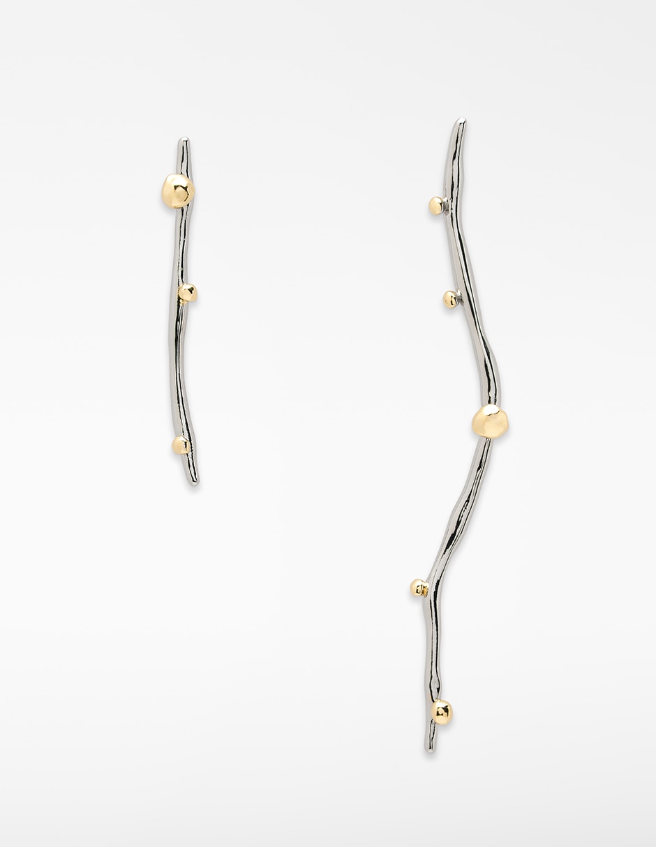 Aretes con acabado plateado