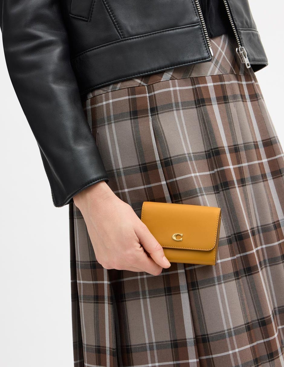 Cartera essential flap para mujer 4
